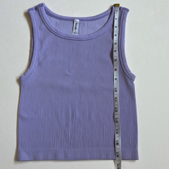 Aritzia Sunday Best Rib Seamless Shirley Tank - Picture 8 of 10